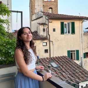 Meet your Posher, Mia